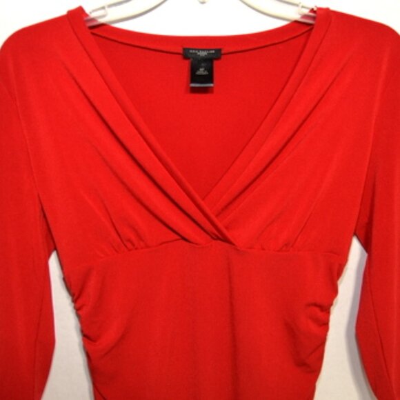 Ann Taylor Petite Red Crossover 3/4 Sleeve Cinched Side Top - Picture 3 of 5